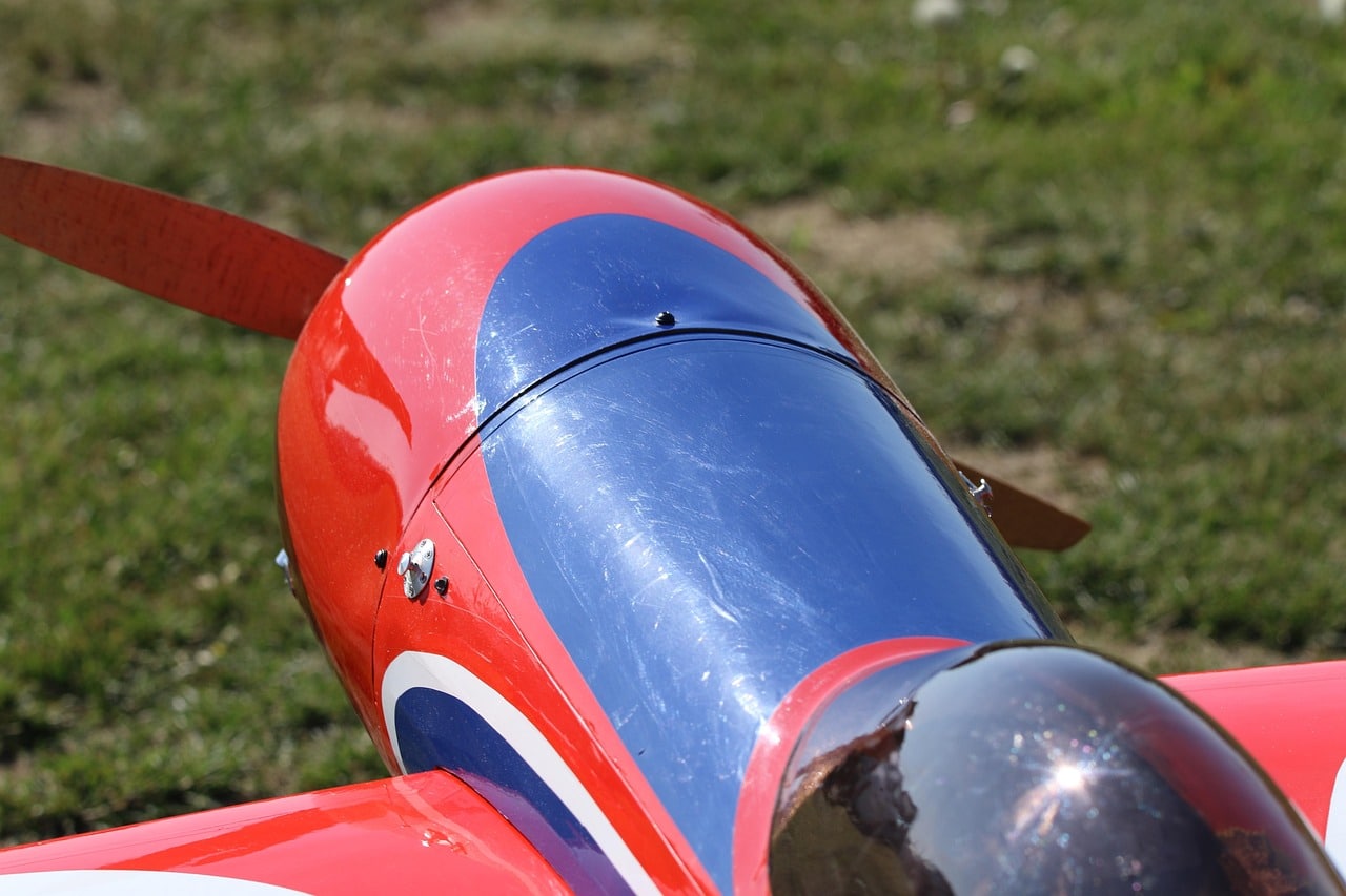 Lancement d'un magasin spécialisé dans la vente de modèles réduits d'avions