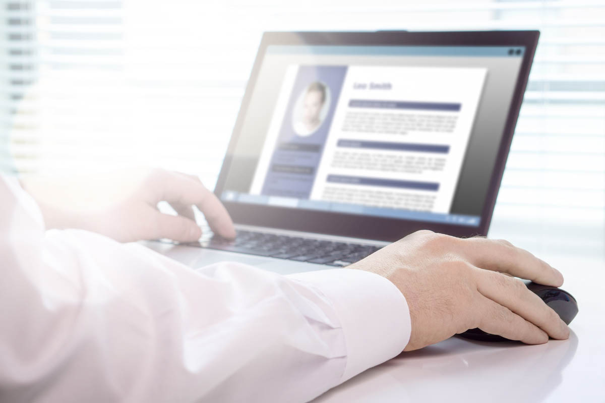 La rédaction d'un curriculum vitae simple et moderne